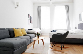 GREIF l Rockchair Apartments l Cozy Family & Business Flair in City Center Boxspringbeds Car parking space welcomes you!